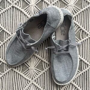 Hey Dude Shoes Women’s Size 8